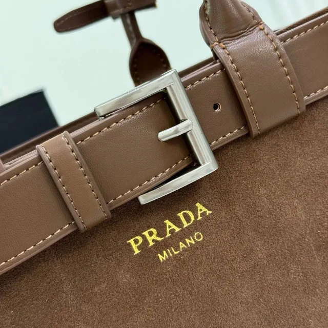 Сумка Prada