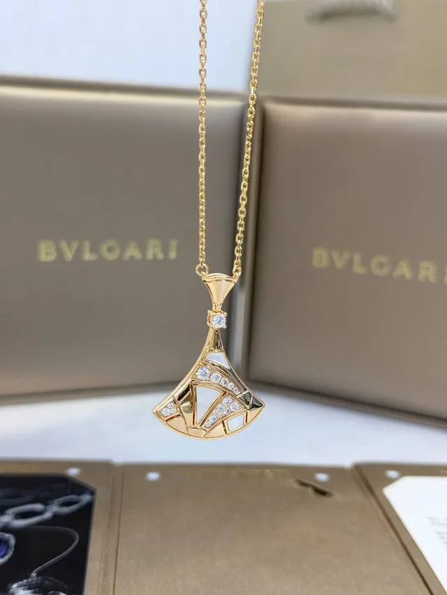Подвеска Bvlgari