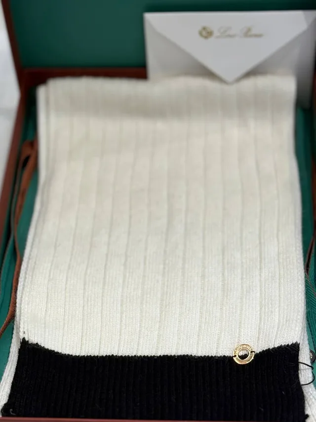 Зимний комплект от Loro Piana