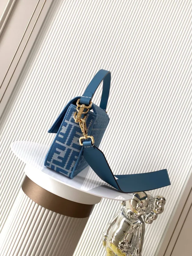 Сумка Fendi Baguette