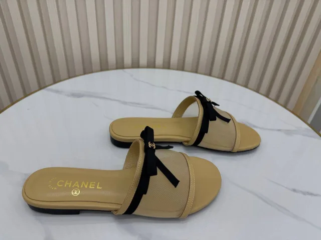 Шлепки Chanel