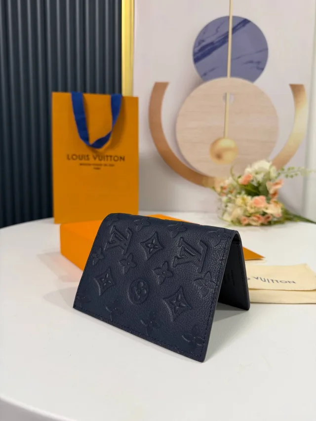 Обложка для паспорта Louis Vuitton