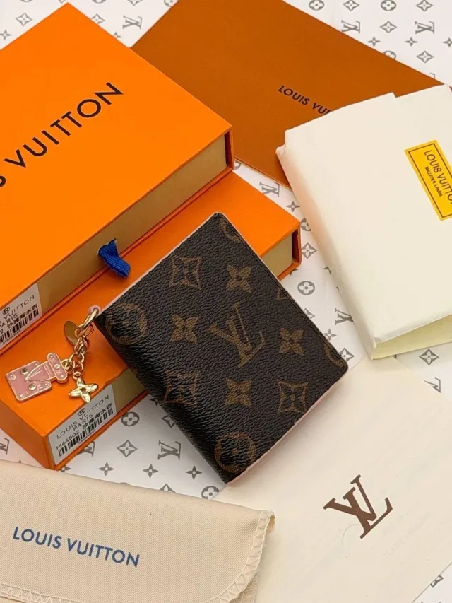 Кошелек Louis Vuitton