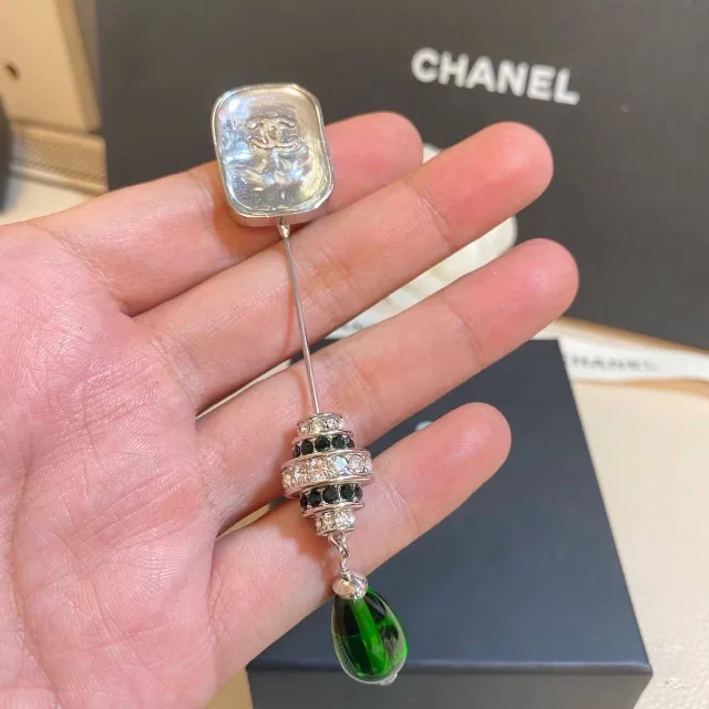 Брошь Chanel