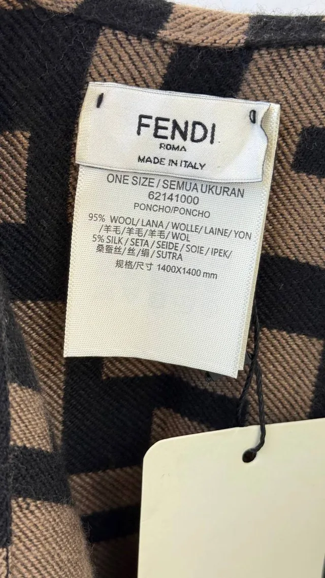 Пончо Fendi