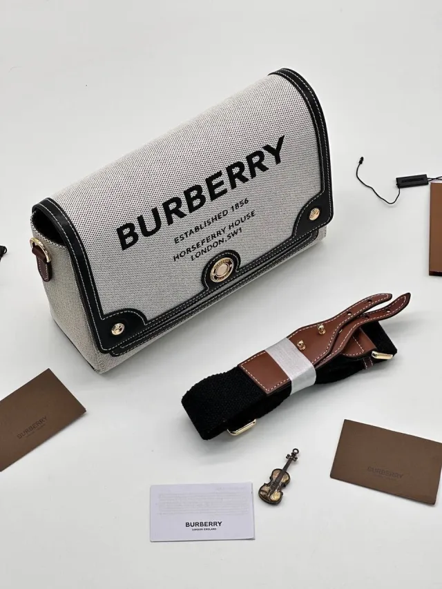 Сумка Burberry