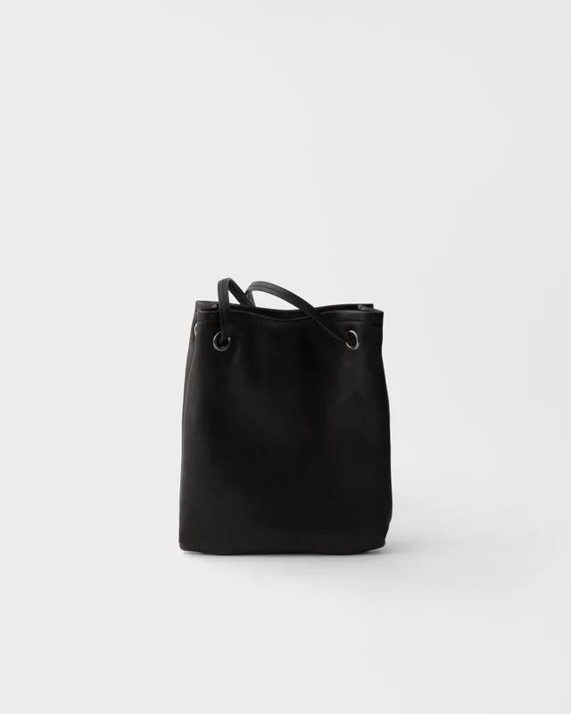 Сумка из кожи Prada