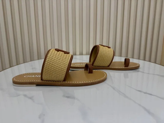 Шлепки Chanel