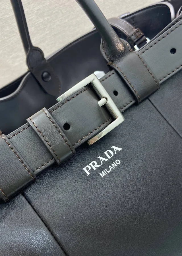 Сумка Prada