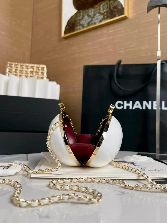 КЛАТЧ CHANEL