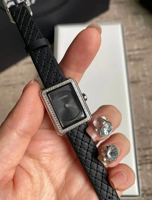 Часы Chanel