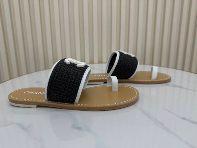 Шлепки Chanel