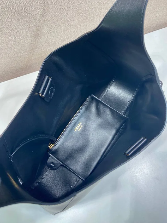 Сумка Prada