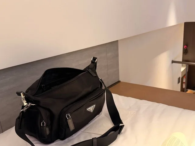 Сумка Prada