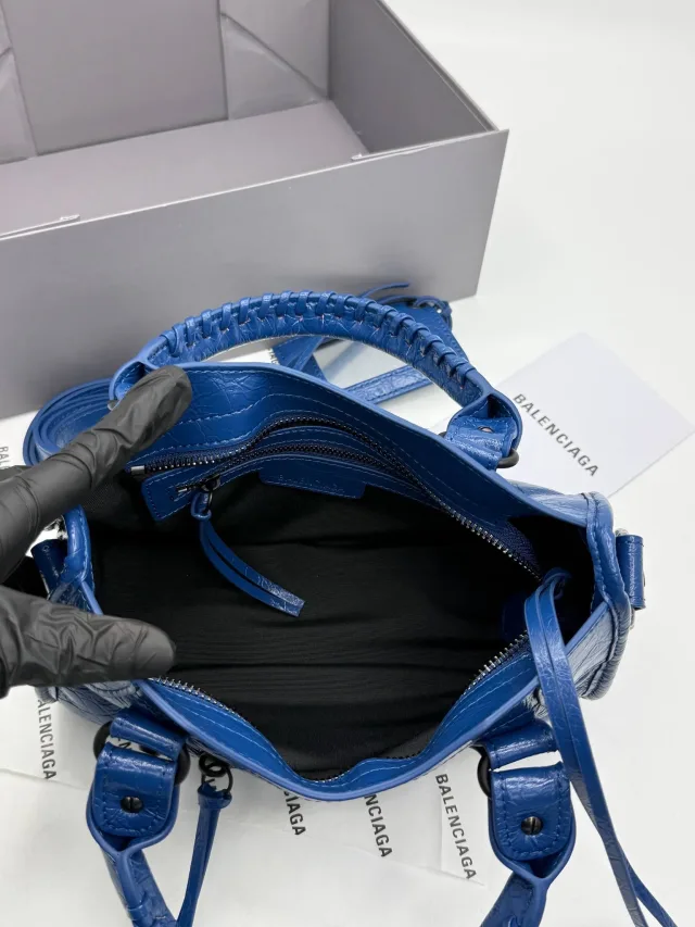 BALENCIAGA M