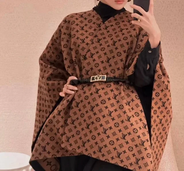 Пончо Louis Vuitton