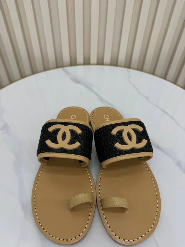 Шлепки Chanel