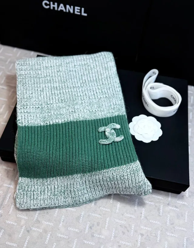 Зимний комплект от Chanel