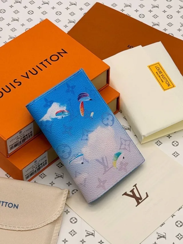 Обложка на паспорт Louis Vuitton