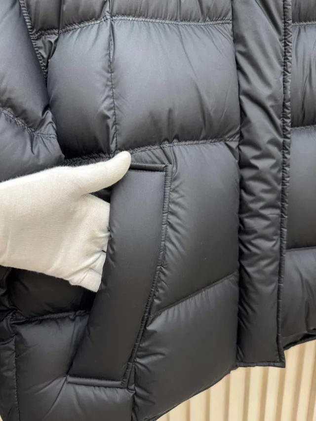Пуховик Canada Goose