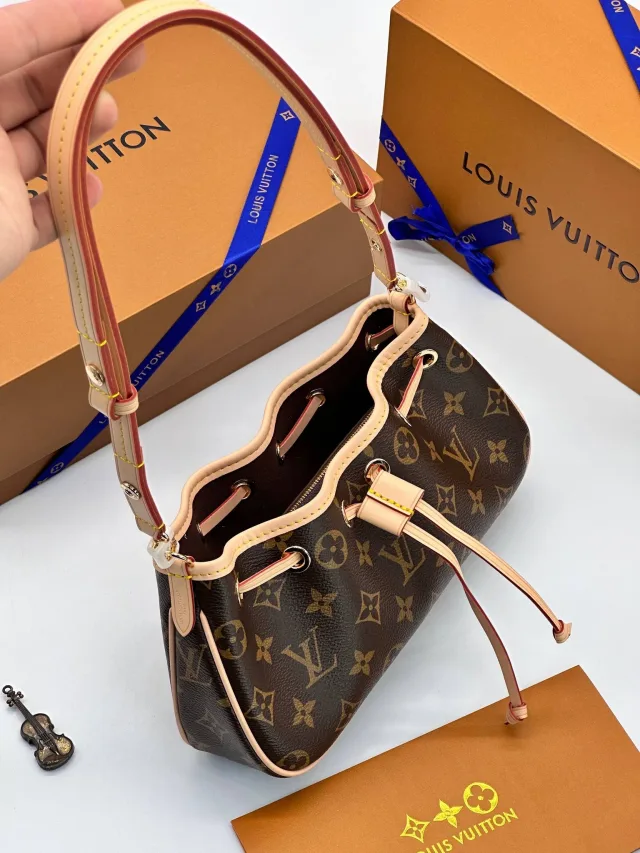 Сумка Louis Vuitton