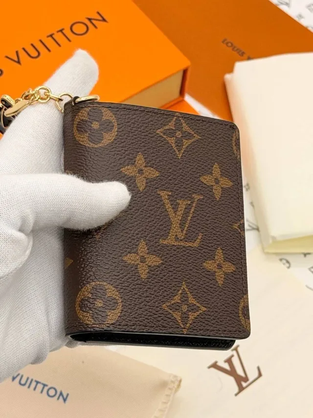 Кошелек Louis Vuitton