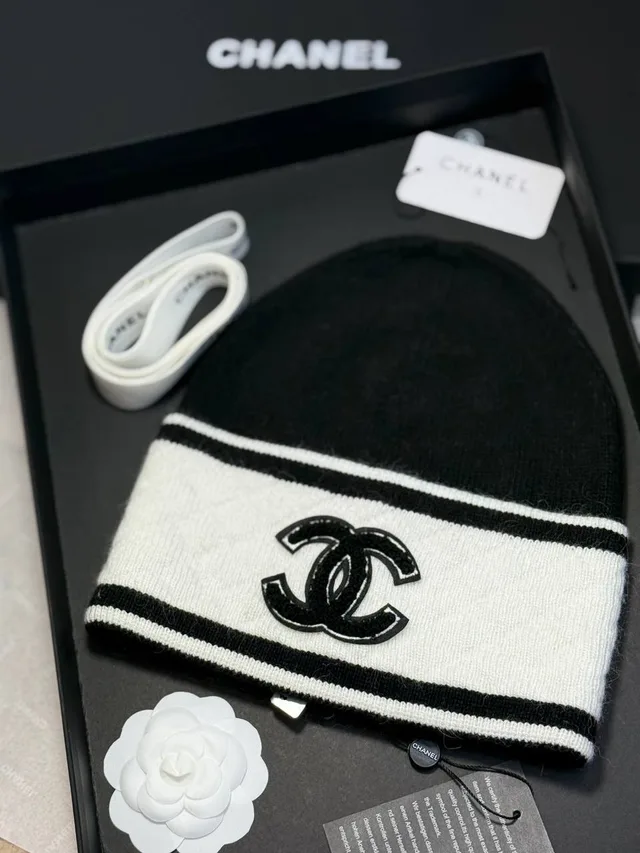 Зимний комплект от Chanel
