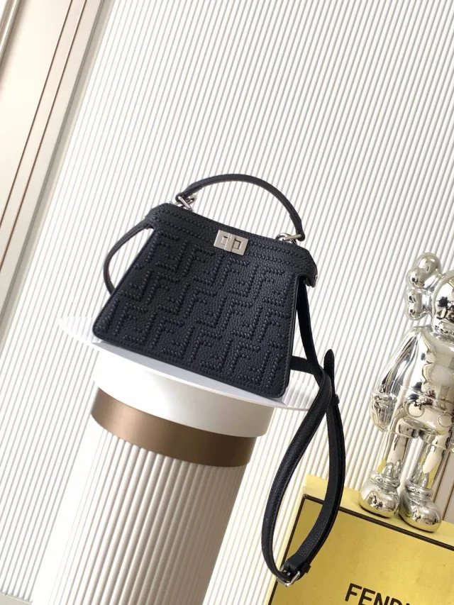Сумка Fendi Peekaboo