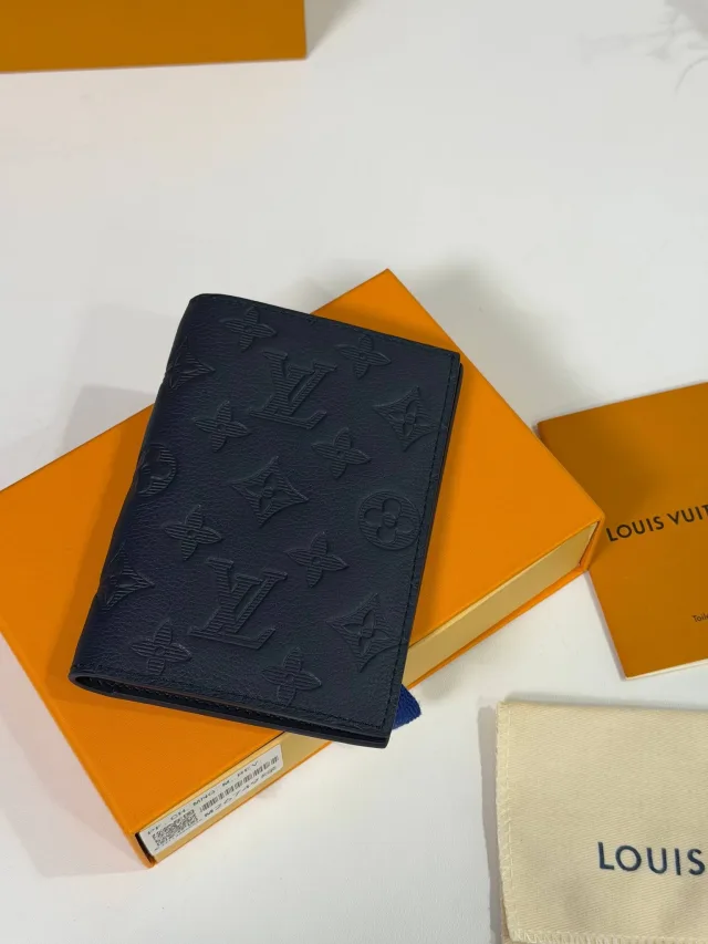 Обложка для паспорта Louis Vuitton