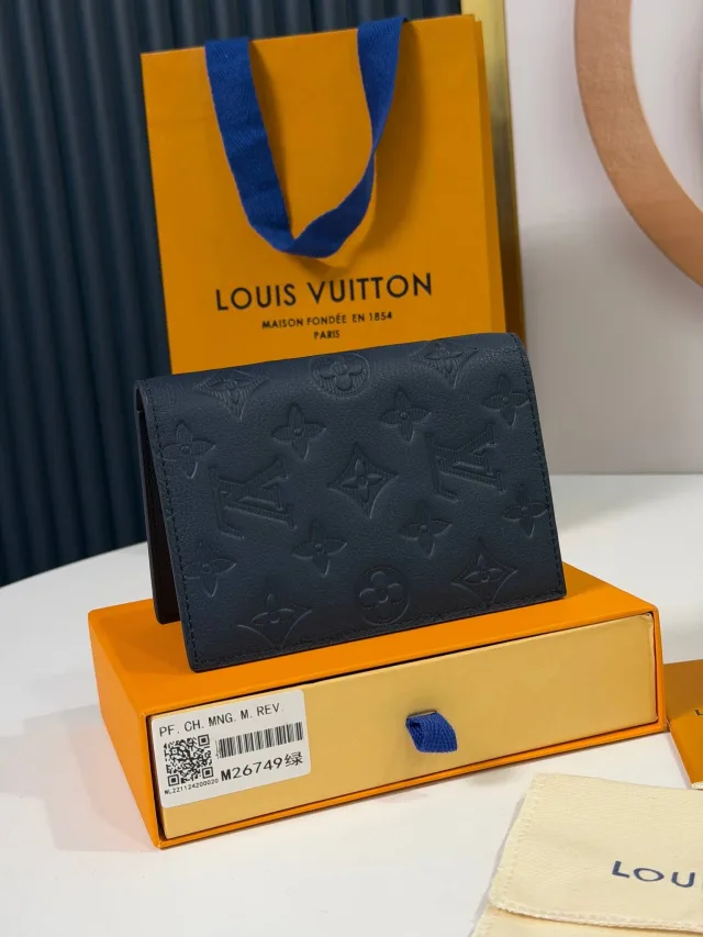 Обложка для паспорта Louis Vuitton