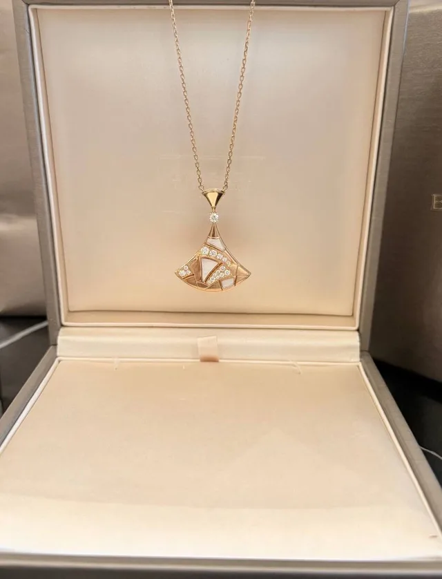 Подвеска Bvlgari