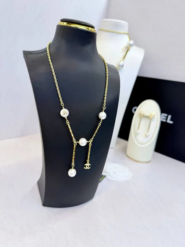 Колье chanel