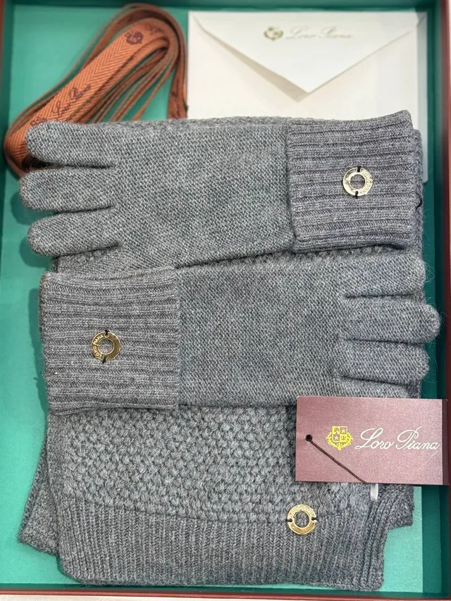 Зимний комплект от Lora Piana
