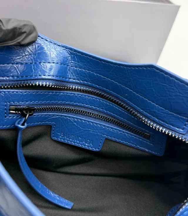 BALENCIAGA M