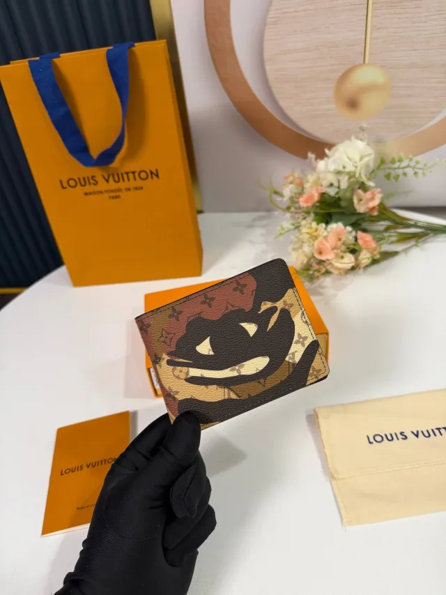 Кошелек Louis Vuitton Multiple Wallet
