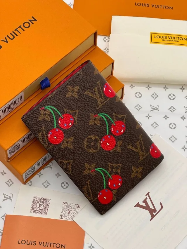 Обложка на паспорт Louis Vuitton