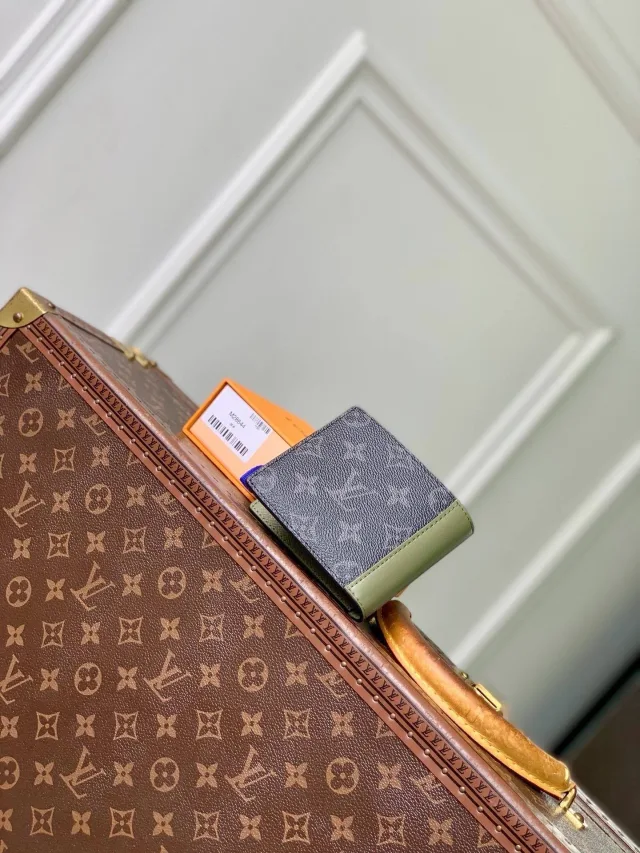 Кошелёк от Louis Vuitton