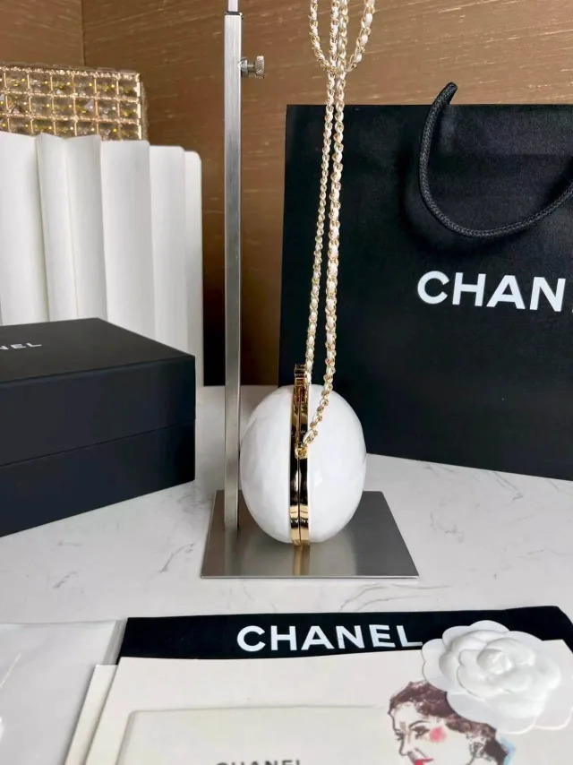 КЛАТЧ CHANEL