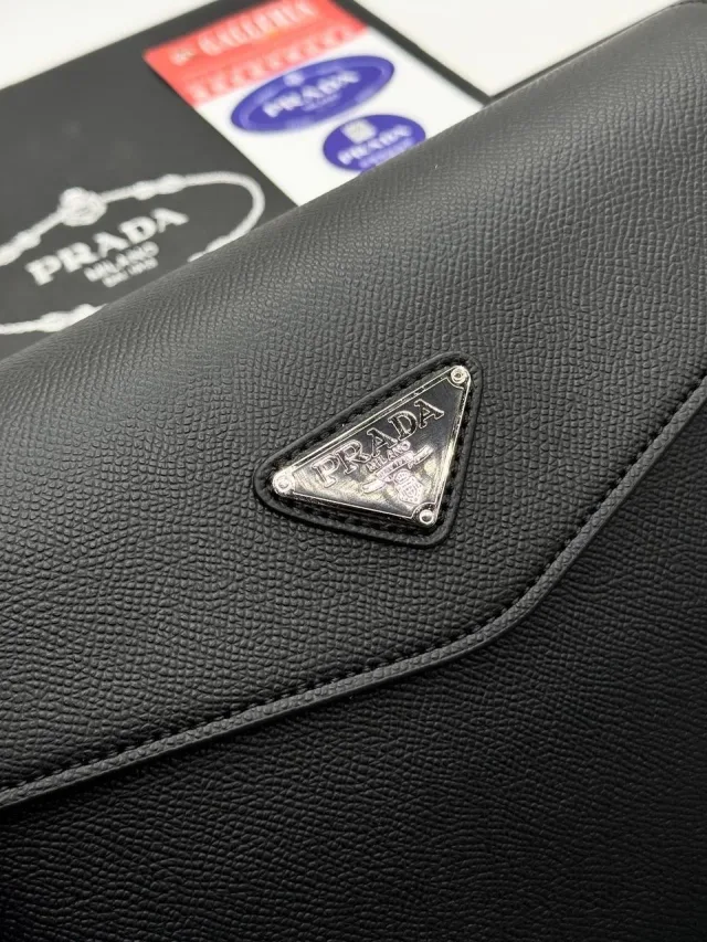 Сумка Prada