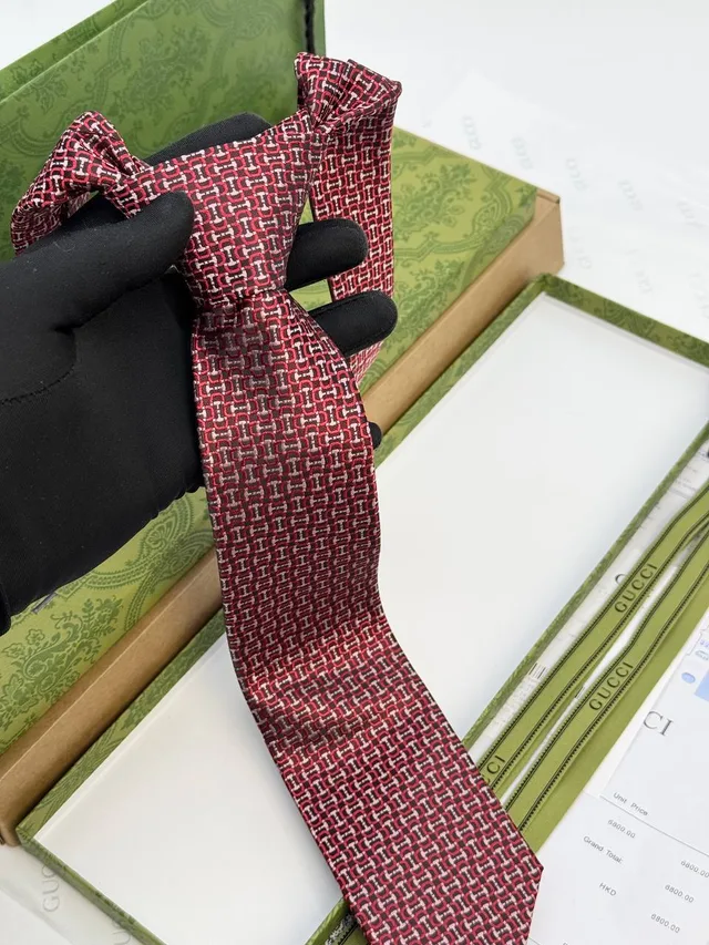 Галстук Gucci