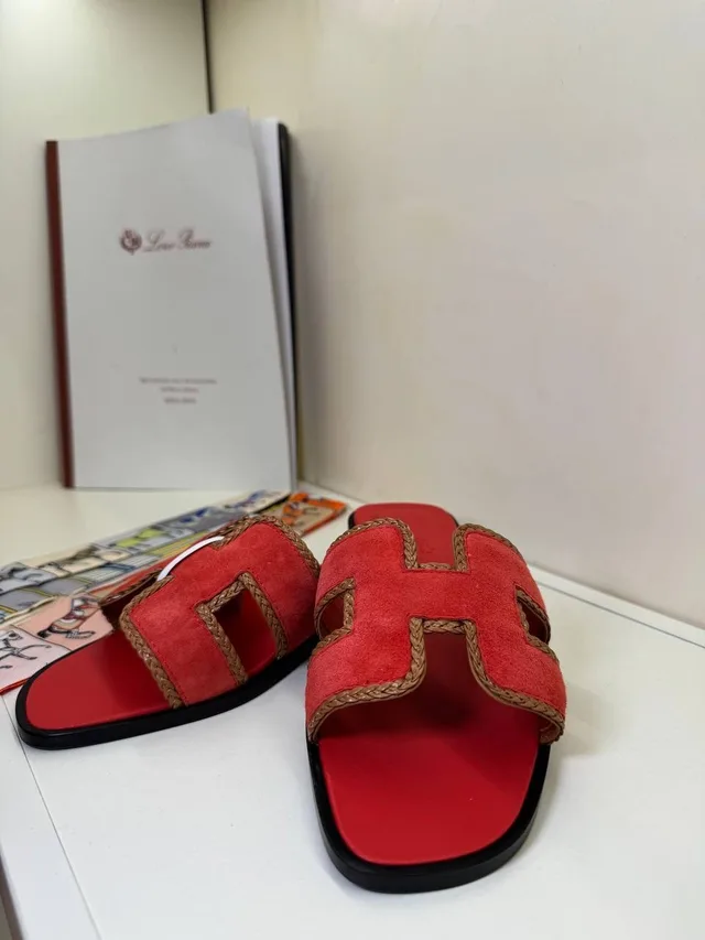 Шлепанцы Hermes