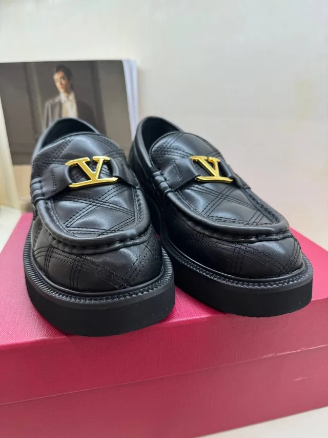 Лоферы Valentino