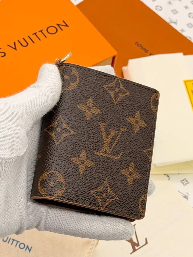 Кошелек Louis Vuitton