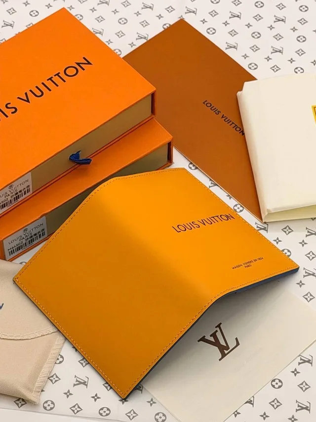Обложка на паспорт Louis Vuitton