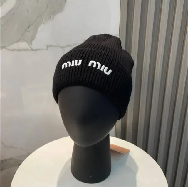 Зимняя Шапка от MiU MiU