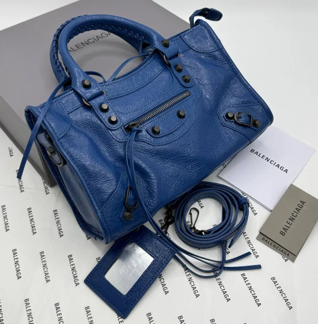 BALENCIAGA L