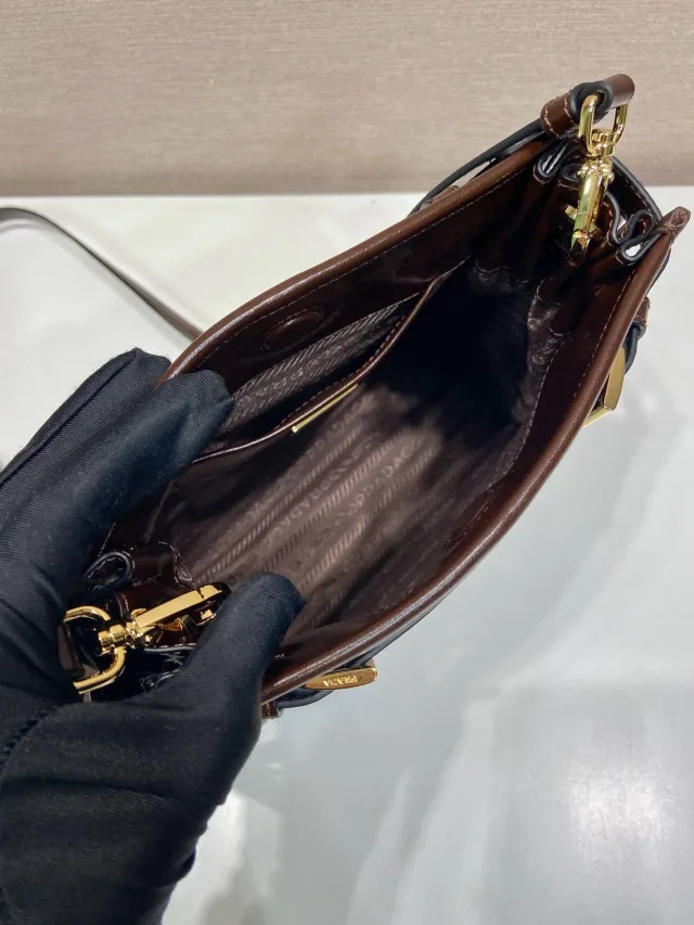 Сумка Prada