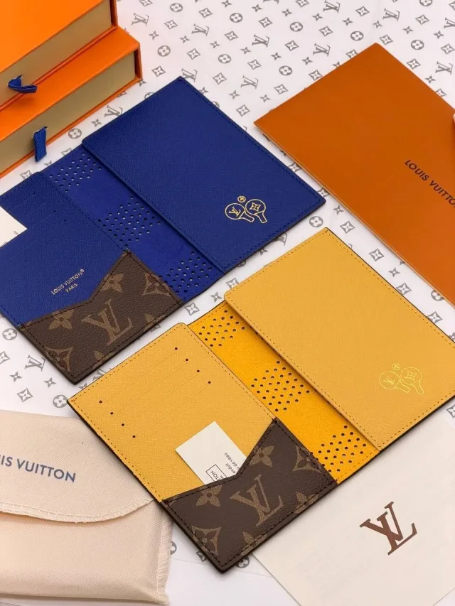 Обложка на паспорт Louis Vuitton