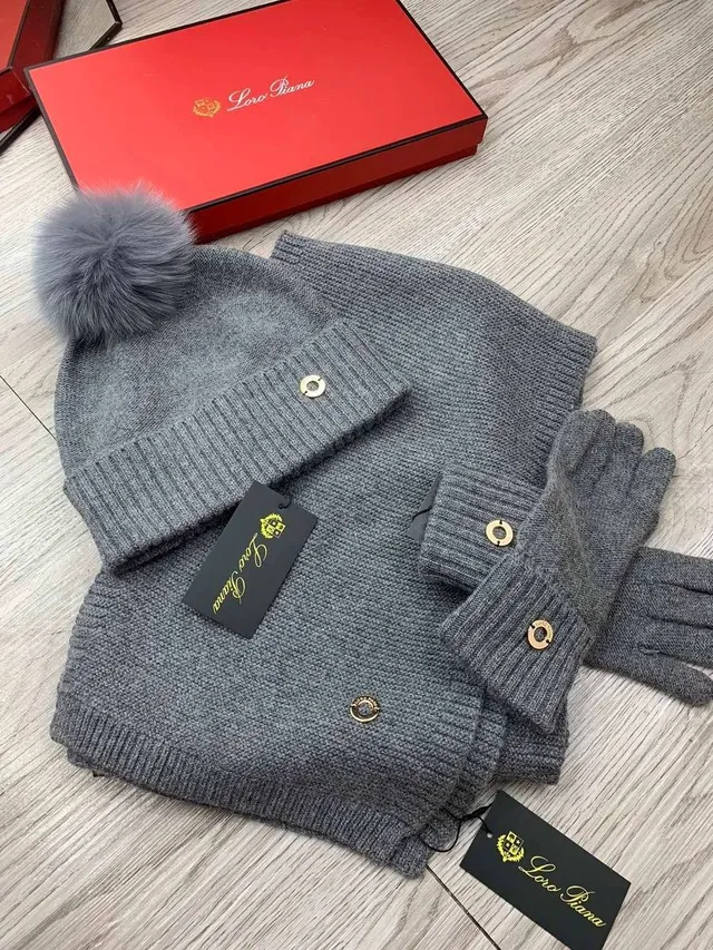 Зимний комплект от Lora Piana