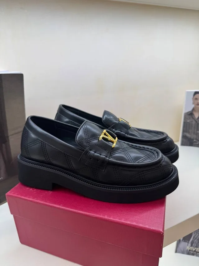 Лоферы Valentino